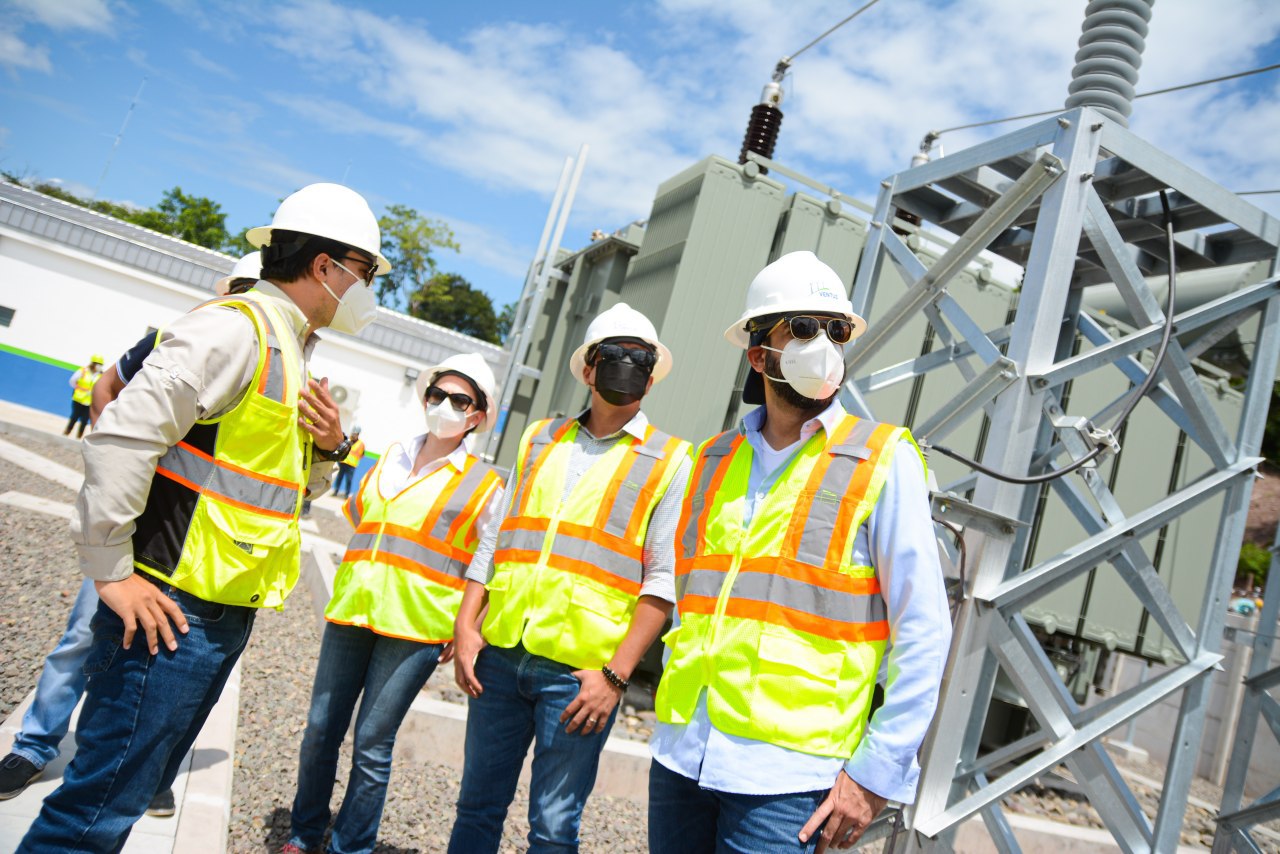 Ministro Zelaya y Comisionado Rodríguez verifican avances en la construcción del primer parque eólico del país ministro-zelaya-y-comisionado-rodriguez-verifican-avances-en-la-construccion-del-primer-parque-eolico-del-pais